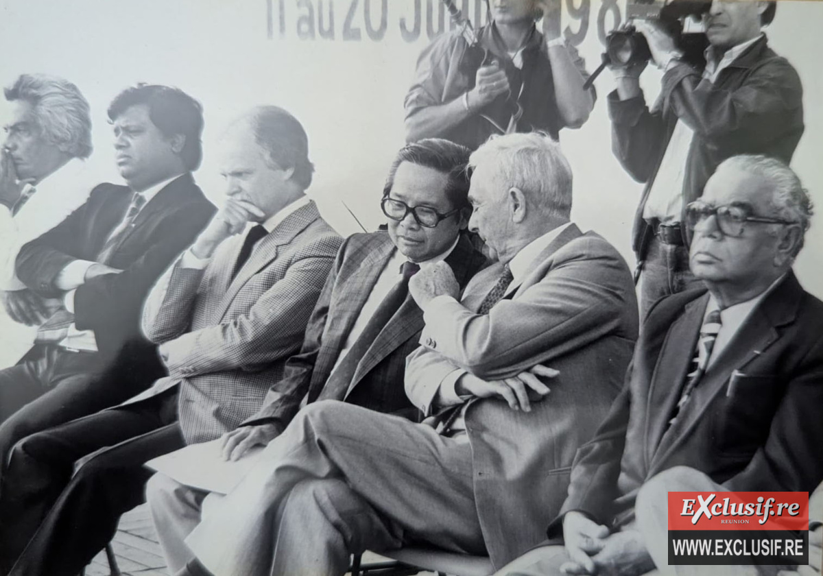 Raphaël Chane Nam, avec à sa droite Elie Hoarau et à sa gauche Pierre Lagourgue, ancien président de la Région Réunion