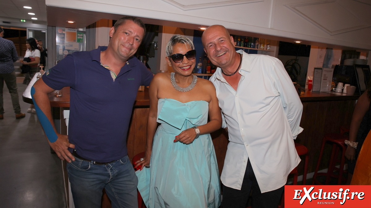 Mathieu Fabregue, architecte, Edwige Marimoutou, modèle photo et Jean-Philippe Vetch dans la vente de matériel médical