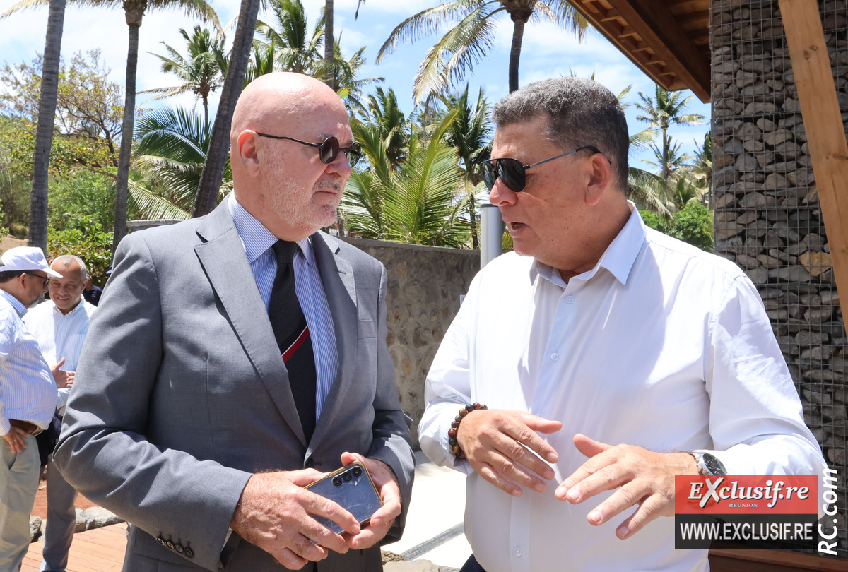 Jean-Paul Normand, sous-préfet de Saint-Pierre et Eric Ferrere, maire des Avirons