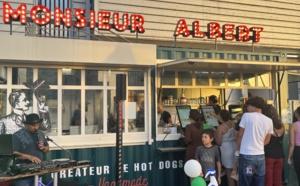 Il s'agit d'un food truck implanté près du célèbre rond-point MacDo de Saint-Pierre