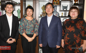  CHEN Xiaolei (au centre), le Consul général, et les intervenants 