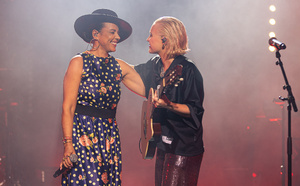 Tine Poppy et Emma Peters, deux belles voix aux Francofolies
