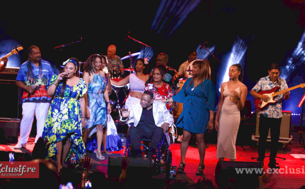 La photo de famille avec Jean-Claude Gaspard sur son fauteuil roulant