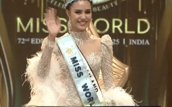  Opal Suchata Chuangsri, 21 ans, couronnée Miss Monde 2025