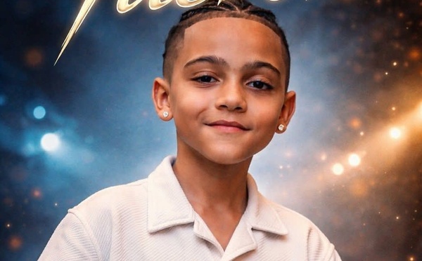 Taëron, 10 ans, chante "Maman" pour la Fête des Mères